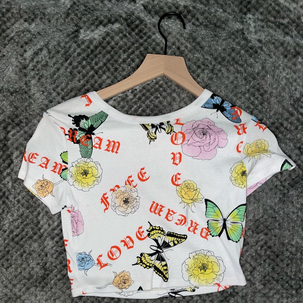 graphic cropped tee